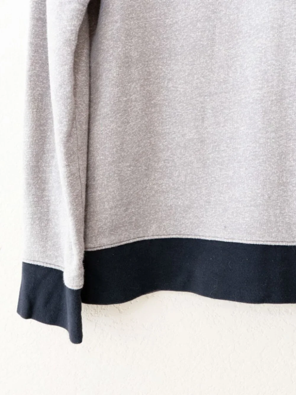 Banana Republic Travel Safari Sweatshirt Gray Logo Graphic Pullover Large